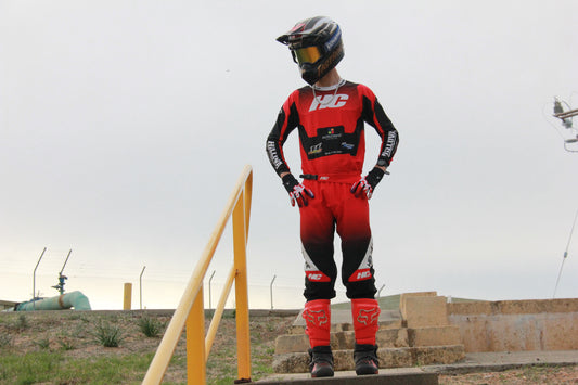 Adult HC - Apex Gear Set (Red)